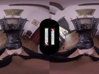 VR - GoT Sansa's Long Knight a XXX Parody-5
