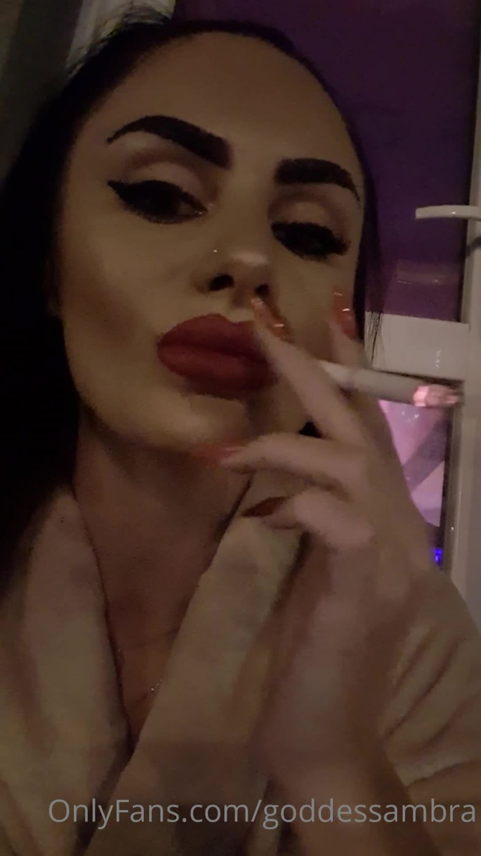 Goddessambra - prepairing for tonights skype calls and filmingnbsp outdoorsmoking smokingfetish 19-12-2020