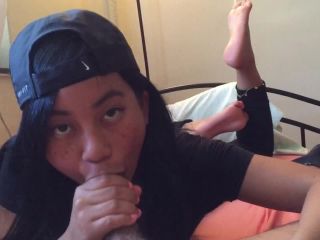 funandgames18 - Asian teen blowjob in the pose-2