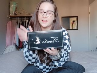 M@nyV1ds - CaityFoxx - Thrusting Dildo Review - Treediride-0