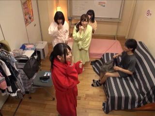 Ayane Haruna, Shirai Yuzuka, Natsume Eri, Suzumi Misa, Oosawa Tsukushi, Shinosaki Mio, Akemi Kou SDEN-010 Children Kun Officer Assaulted On The Shooting Spot!When Asking The Actresses Taking A Break In...-8