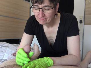 M@nyV1ds - GermanHotMilf - Green Gloves Covered in Cum-3