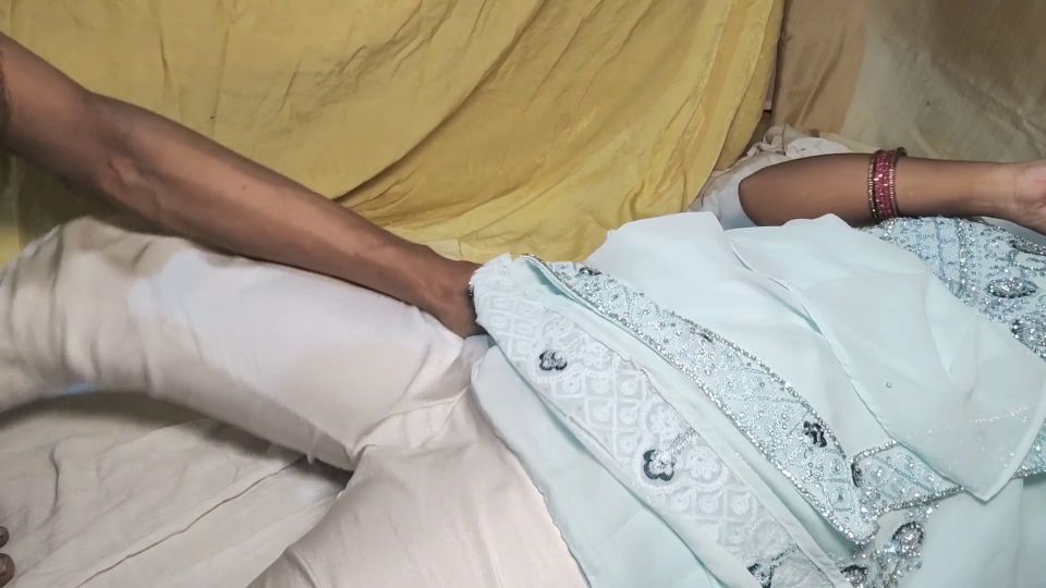 Desi Bhabhi Hot Dress Sex Videos Real Village Cloth Sex Videos