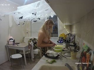 Tatiana Cooking Topless 2024-10-29 720P - Voyeur-6