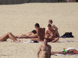 Nude Plage - Cute Couple caught on Spycam Camera-5