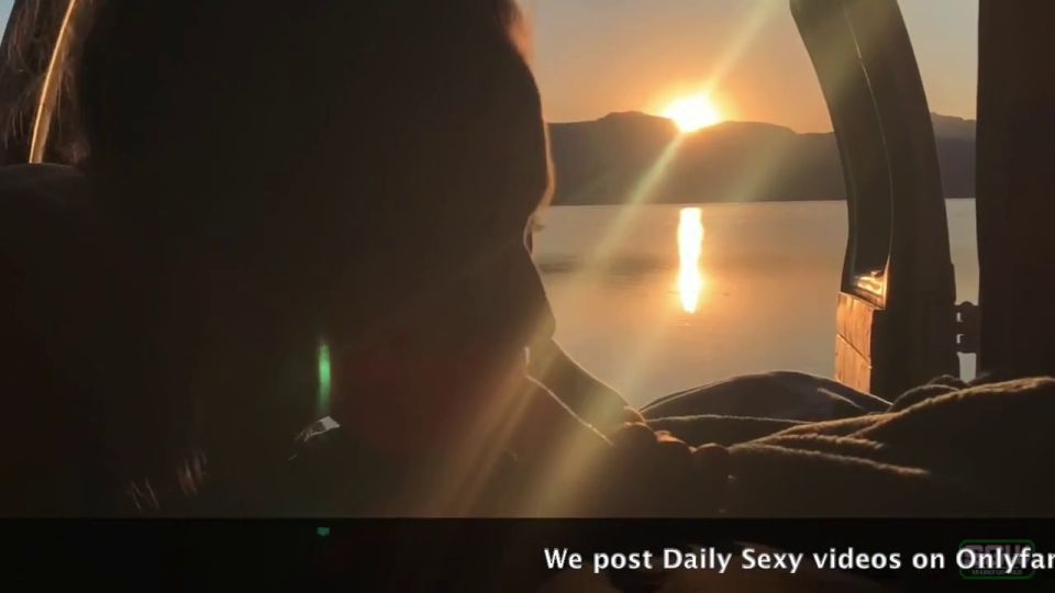 Sex In A Campervan On The Colorado River 720p