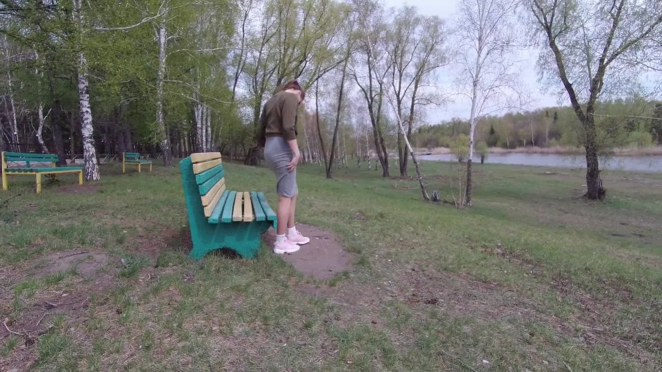 Amateur - Fucking with a Stranger in the Park for Money