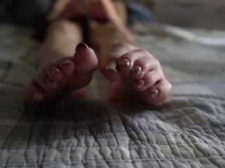 7164 Footfetish, licks feet,  Foot Worship-1