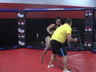 free video 46 ddf fetish Iron Belles - Kashma Maharaj - Kashma'S MMA Cage Fight, grappling on muscle-1