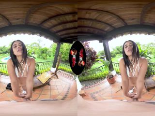 VRLatina presents Big Booty Beauty – Gaby Gomez | virtual reality | virtual reality-3