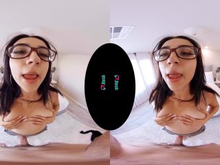 Callie Jacobs - Are You Going To Buy This House Or Not? - VRHush (UltraHD 2K 2020)-2
