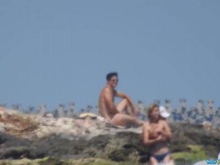 Couple fucking in the sun-4