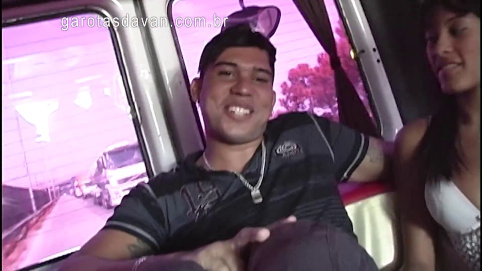 Belinha And Her Friends Fuck Unknown Man Inside The Car