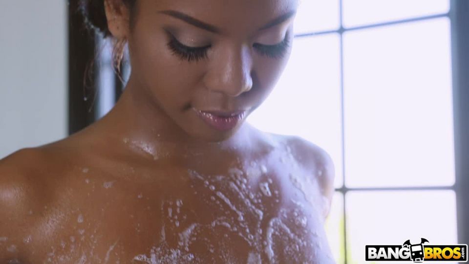 Nia Gets Cleaned and Fucked