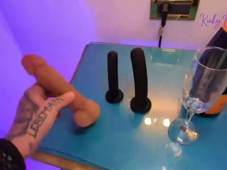 Real Kinky Belle - Doppelte Penetration im Hotel - Amateur-5