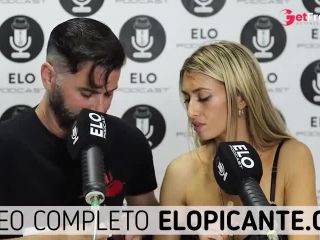 [GetFreeDays.com] ELO PODCAST LE CHUPA LAS TETAS A AVRIL PILOT EN EL CUARTO PICANTE Sex Video November 2022-0