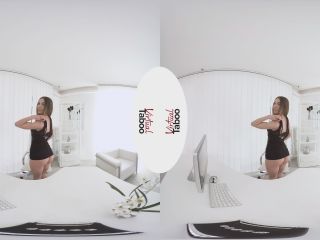 adult xxx clip 37 Office Playtime : Veronica Clark [VirtualTaboo] (UltraHD/4K 2700p), emmas femdom on 3d porn -2