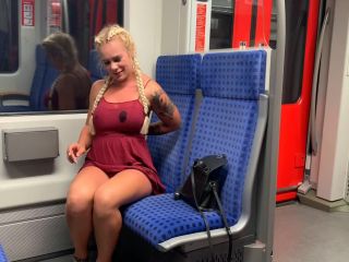 Devil-Sophie - Erwischt Und Gehoert - Public Bahn Befriedigung Mit Squ ...-0