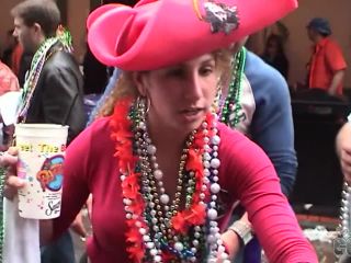 Neverbeforeseen Mardi Gras Girls Flashing Pussy And Tits On The Streets Of New Orleans - Big tits-3