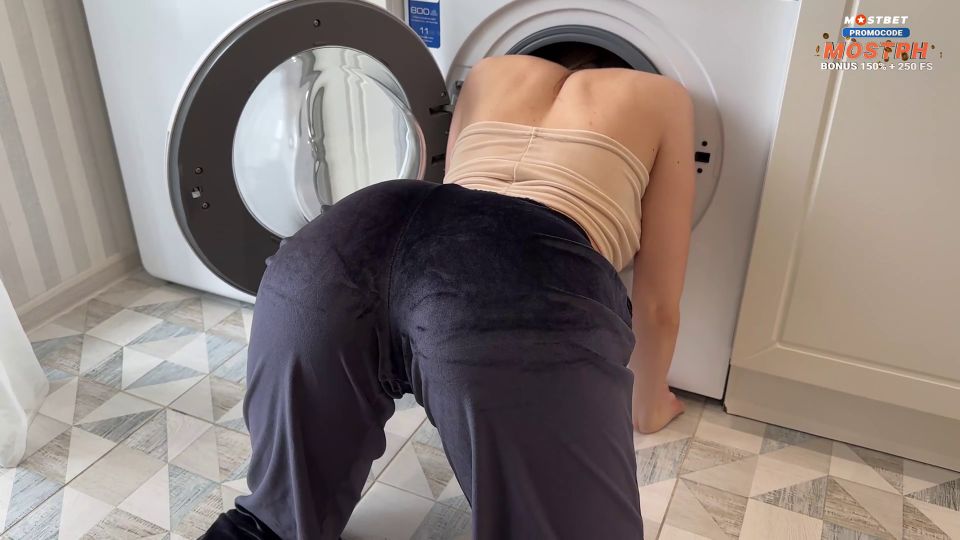 Beautiful Stepsister With A Perfect Body Got Stuck In A Washing Machine. Fucked Her 1080p