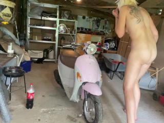 cuteblonde666 Hairy girl - motorbike cleaning - Hairy-1