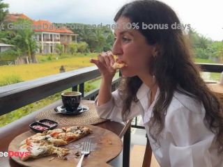 [GetFreeDays.com] Eating pizza with cum on my face in a public cafe Adult Stream October 2022-8