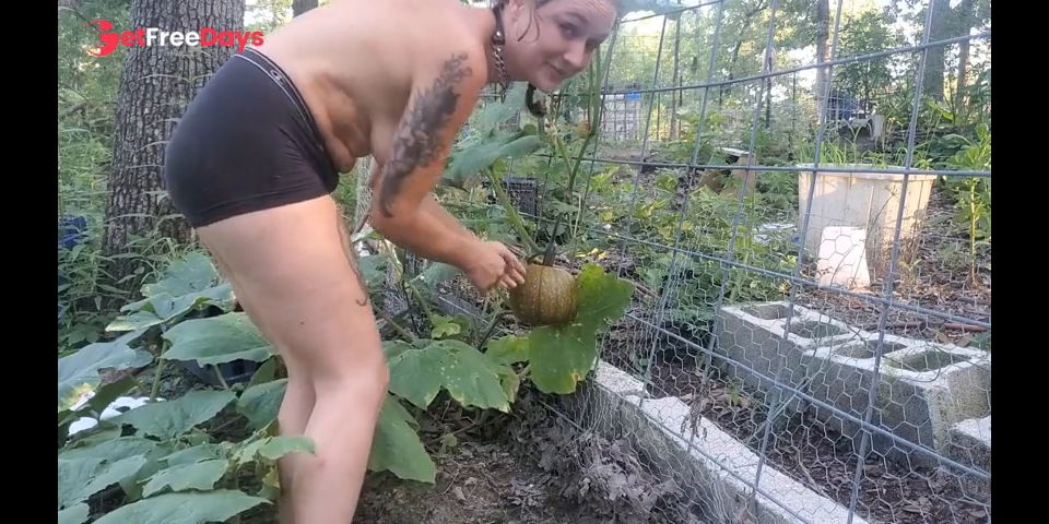 [GetFreeDays.com] Playing with my vegetables...Gardening is fun Adult Leak June 2023