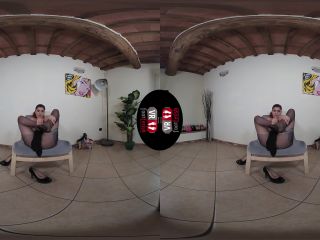 online xxx video 12 Smoking-Hot Lauretta Flaunts Her Killer Body In Front Of The Camera | 180° | feet porn fetish korea-7