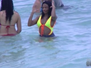 Southbeachcoeds.com- Randoms Topless On South Beach Today-2