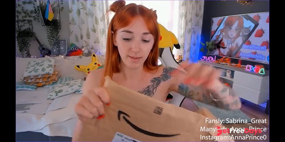 [GetFreeDays.com] Unboxing New Costumes Sex Clip March 2023