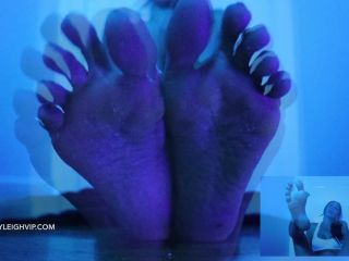 xxx video clip 47 Lindsey Leigh - Entrancing Toes | foot | fetish porn neck brace fetish-3