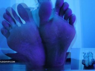 xxx video clip 47 Lindsey Leigh - Entrancing Toes | foot | fetish porn neck brace fetish-5