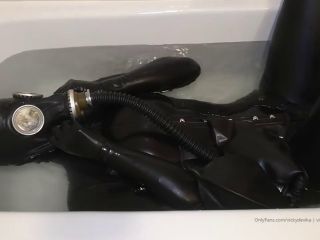 [GetFreeDays.com] Gas Mask And Rebreather Bags Underwater Part 1 Of 2 latex skirt porn-6