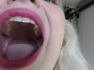 Bad Dolly – Close Up Mouth Exploration - Big boobs-1