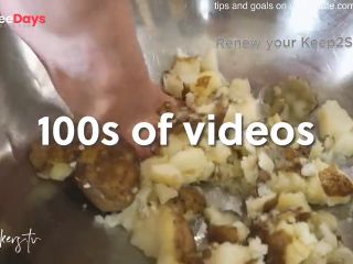 [GetFreeDays.com] Making mashed potatoes and eating them off our friends foot Adult Clip May 2023-1