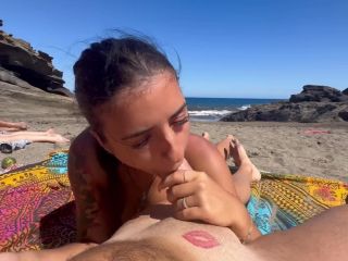 Porn Hub - I Get Fucked On The Beach With a Voyeur From Hotmy.Top - Blowjob-1