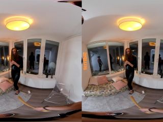  The Cat Burglar Prologue – Stacy Cruz, stacy cruz on virtual reality-1