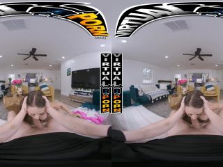 Justine Jakobs - Step Mom Needs Relaxing Dick - VirtualPorn, BangBros (UltraHD 4K 2024) New Porn-3