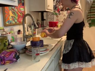 Maid Doing Dishes Webcam-4