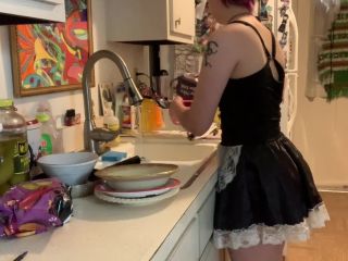 Maid Doing Dishes Webcam-7