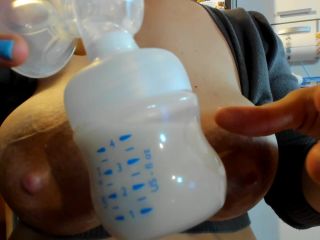 Dolce4you69 - Showing how much milk i get with pump-9