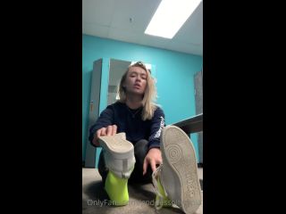 xxx video 34 goddessollympia 13-11-2020-161957752-Sweaty feet at the gym - goddessollympia - feet porn step sister foot fetish-1