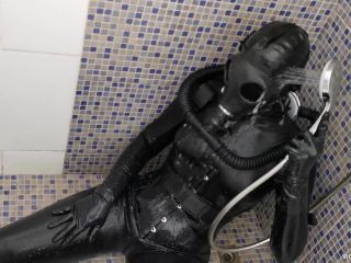 Vicky De Vika - Cold Shower In Black Latex - Fetish-6