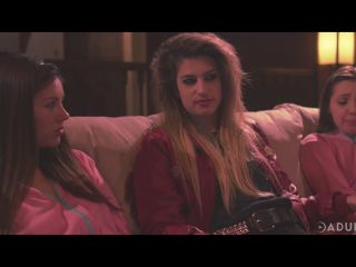 Kristen Scott, Jenna Sativa, Shyla Jennings (Lesbian Twins / 23.10.2018 / S1 E4)-3