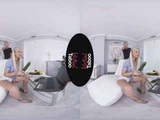 VirtualTaboo: Lola Myluv (Condom Tutorial: Better Without / 04.08.2018) [Oculus | SideBySide], teen first blowjob on blowjob -1