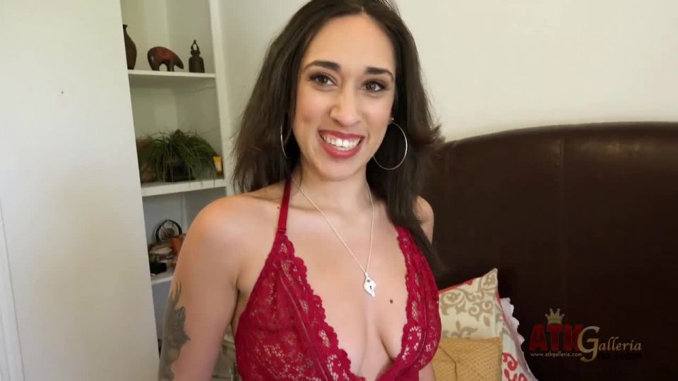 Latina babe, Mariah wants you to know more about her Casting
