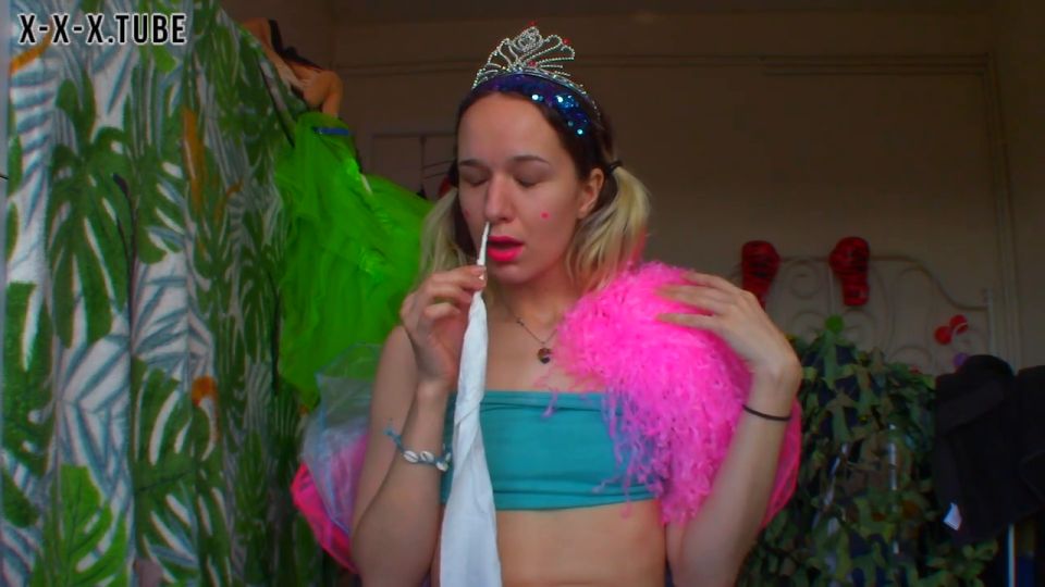  Crying crying, nose pinching, sneezing princess sneezing attack Manyvids  Goddess Vanessa 