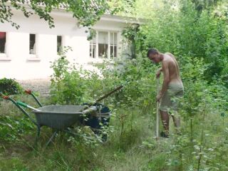 Angelique Luka EU 31 This gardner gets to plow the lawn from a hot mom in the garden - 2020.05.06-0