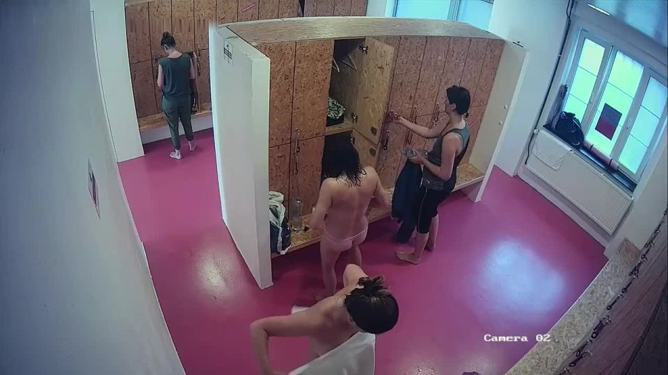 Watch Free Porno Online – Voyeur locker room – Women in the locker room of the fitness club  on voyeur 