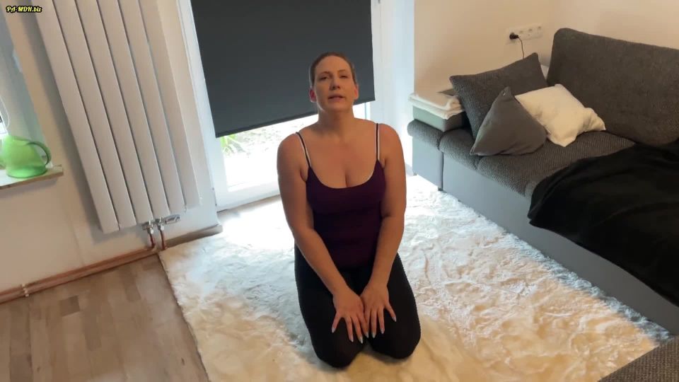 Julia - Winter - Yoga mal anders - Das 1. Sperma geschluckt 1080P - Germany